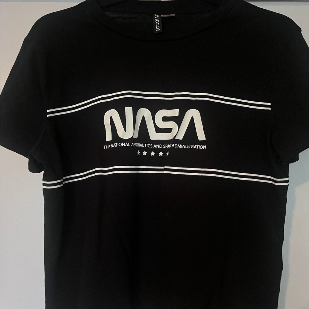 H&M Divided Black Crop T-Shirt😎